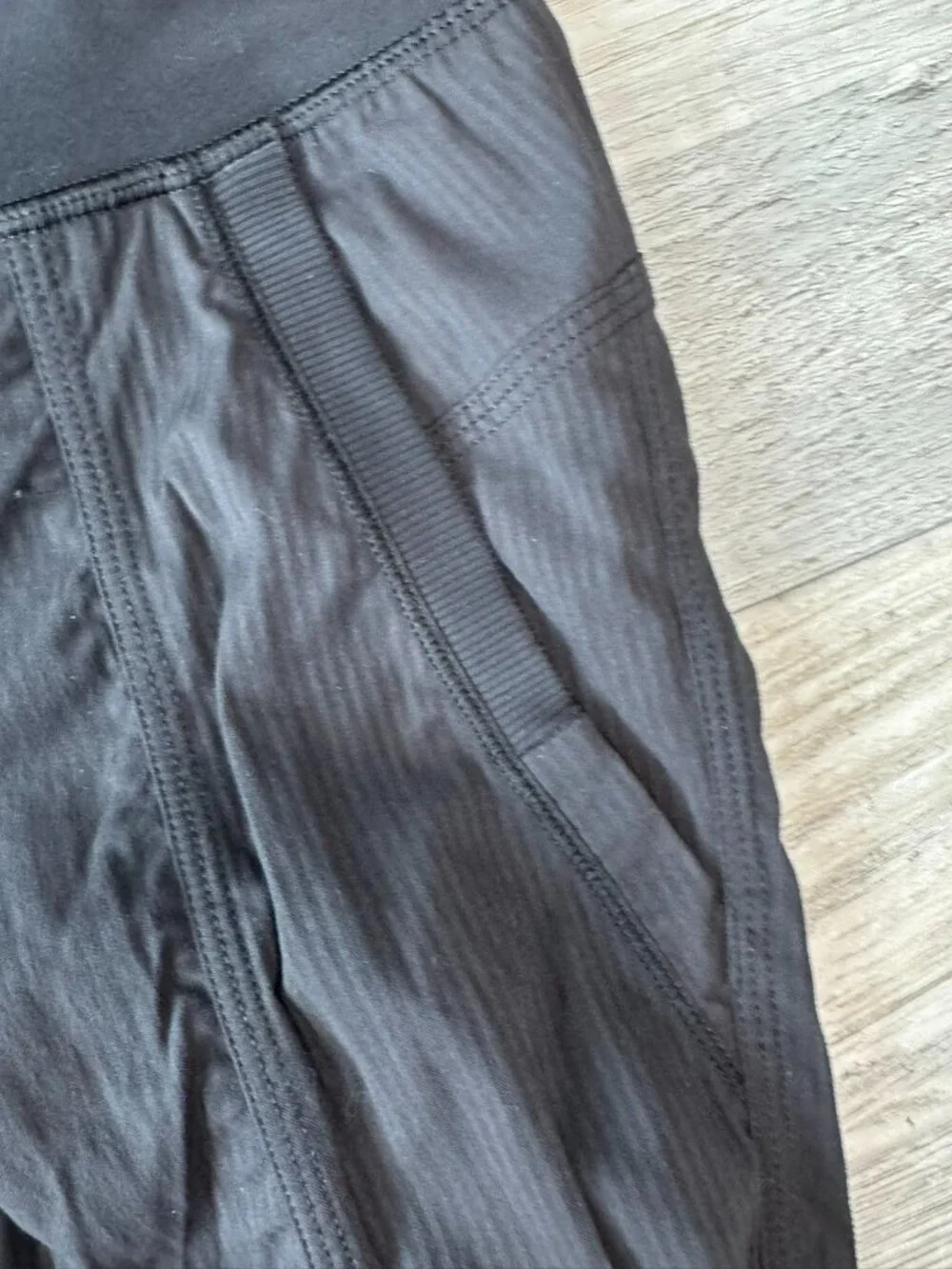 Lululemon Black Cropped Dance Studio Jogger Pants Women's Size 4 L18 - Picture 5 of 7